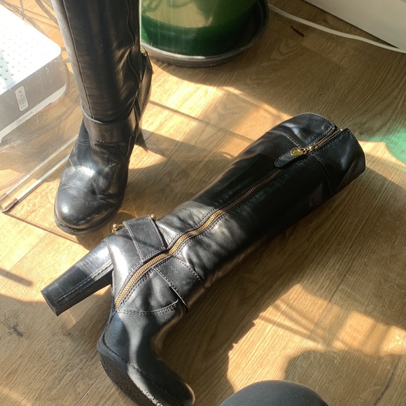 Juicy Couture High Boots - Picture 5 of 6